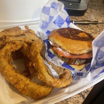 Burger Fresh & More - Bacon cheeseburger with onion rings - Burgers Near Me - Conroe, Texas Burger Fresh & More - Bacon cheeseburger with onion rings - Burgers Near Me - Conroe, Texas