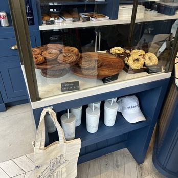 Daily Provisions - Cobble Hill - Cruller - Cafes Near Me - Brooklyn, New York