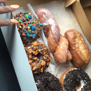Sweet Spot Cafe - M&ms , butterfingers, chocolate/ white Oreo, cinnamon twist, and buttercream - Cafes Near Me - Saint Ann, Missouri Sweet Spot Cafe - M&ms , butterfingers, chocolate/ white Oreo, cinnamon twist, and buttercream - Cafes Near Me - Saint Ann, Missouri