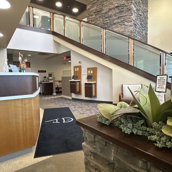Associated Dentists - Lobby and check-in area - Periodontists Near Me - St Paul, Minnesota