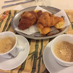 La Pergola - Ginseng coffee and croissants