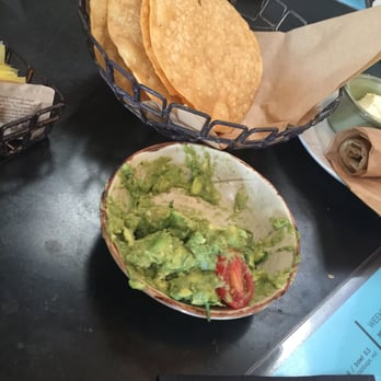 SAUSAL - We ate half of the guacamole. There was tons of it. - Mexican Near Me - El Segundo, California