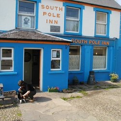 South Pole Inn - Paying tribute