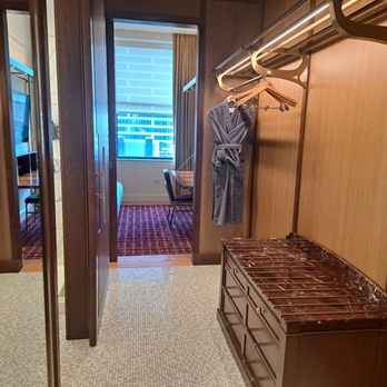 Canopy by Hilton Chicago Central Loop - Hall between sitting area and the bedroom - Hotels Near Me - Chicago, Illinois Canopy by Hilton Chicago Central Loop - Hall between sitting area and the bedroom - Hotels Near Me - Chicago, Illinois