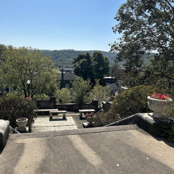 Rockcliffe Mansion - Bed & Breakfast Near Me - Hannibal, Missouri