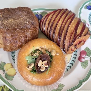 La Fete - Patisserie/Cake Shop Near Me - Mercer Island, Washington La Fete - Patisserie/Cake Shop Near Me - Mercer Island, Washington