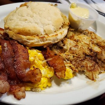 5 Loaves Country Kitchen - 2 egg breakfast w/biscuit - American Near Me - McPherson, Kansas