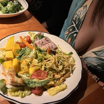 Houston's Restaurant - Pan-Asian Noodle Salad - New American Near Me - Irvine, California Houston's Restaurant - Pan-Asian Noodle Salad - New American Near Me - Irvine, California