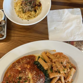 Brew Kitchen Ale House - Chicken Parm & Mac and Cheese with Pulled Pork - Barbeque Near Me - Los Alamitos, California