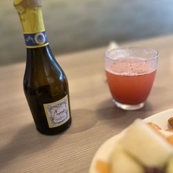 Perkins American Food - Strawberry mimosas