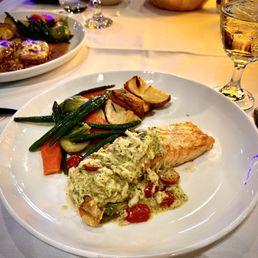 Salmon with creamy pesto and crab Salmon with creamy pesto and crab
