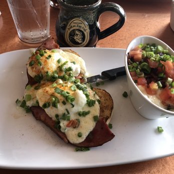 Another Broken Egg Cafe - Benedict Eggs - Breakfast & Brunch Near Me - Pearland, Texas