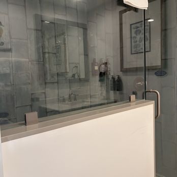 Sea Horse Resort - Nice big shower - Hotels Near Me - San Clemente, California Sea Horse Resort - Nice big shower - Hotels Near Me - San Clemente, California