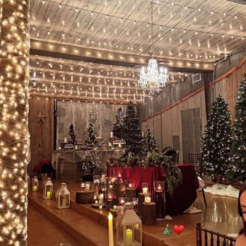 Carriage Hills Ranch - Another festive view of the Sweetheart Table - Wedding Planning Near Me - Blanco, Texas Carriage Hills Ranch - Another festive view of the Sweetheart Table - Wedding Planning Near Me - Blanco, Texas