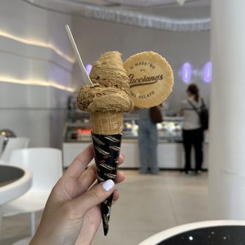 Lucciano’s Barcelona - Ice Cream & Frozen Yogurt Near Me - Barcelona, B
