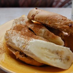 Bagels & Beans - Bagel sucré banane/cannelle/sirop d'érable