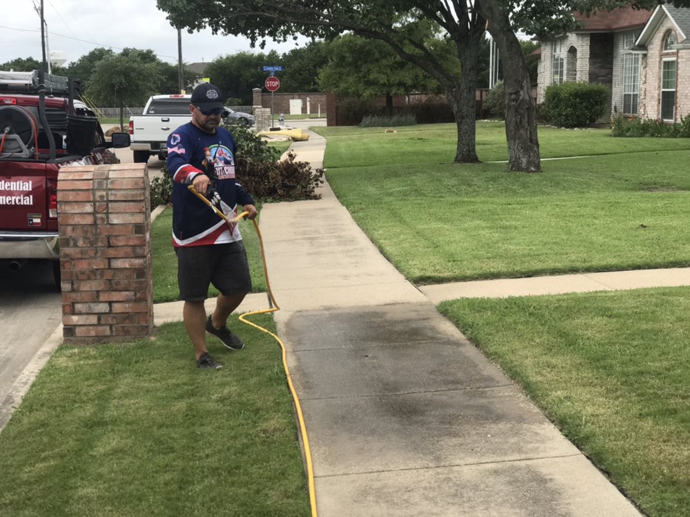 Slide of 1st Choice Softwash Solutions