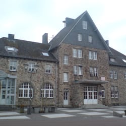 Bahnhof/Busbahnhof - Frontansicht