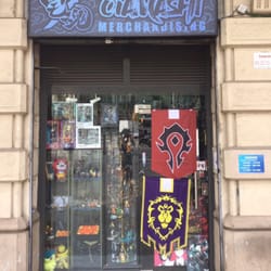 Otamashi Merchandising - Entrada y escaparate de Otamashi Merchandising