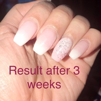 Pampered Nails & Spa - After 3 weeks still looking amazing - Nail Salons Near Me - Melrose, Massachusetts