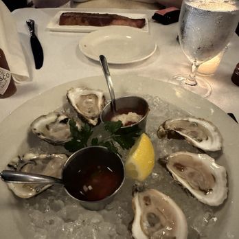 Hutch's - Ca oysters , duck breast and key lime cheesecake - New American Near Me - Buffalo, New York