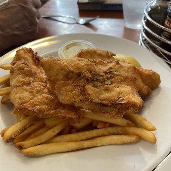 Duckie's Chowder House - Fish n chips. The chips are to die for. - Seafood Near Me - Cayucos, California