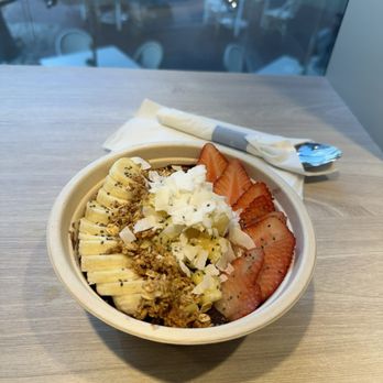Pura Vida Miami - SIGNATURE ACAI - Breakfast & Brunch Near Me - Miami, Florida
