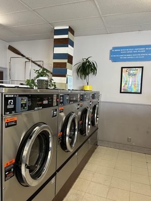 Full Service Laundromat! - We are a full service laundromat with state of the art equipment so laundry day doesn't take your full day! Come on in! Full Service Laundromat! - We are a full service laundromat with state of the art equipment so laundry day doesn't take your full day! Come on in!