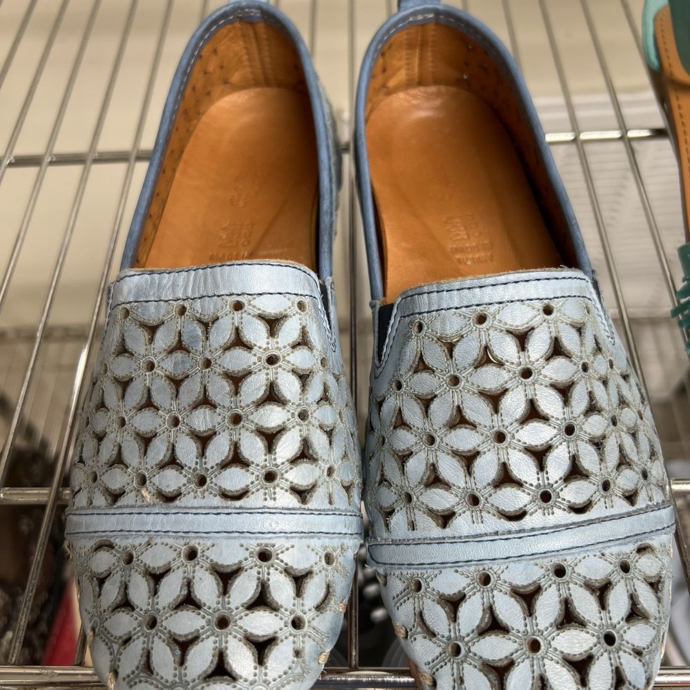 MAM Resale and Boutique - These were on sale 8/9/26 for $9., I think. Leather. Like new. Super cute! - Community Service/Non-Profit Near Me - Houston, Texas