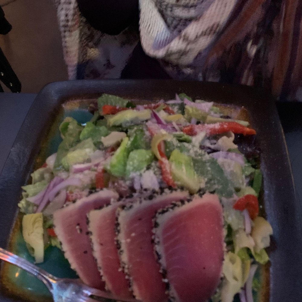 Cafe Mundial - Pan-Seared Ahi Salad - bountiful and gorgeous - Lounges Near Me - Monrovia, California