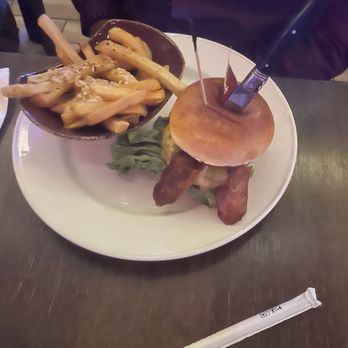 Hard Rock Cafe Sacramento - Burger - American Near Me - Wheatland, California Hard Rock Cafe Sacramento - Burger - American Near Me - Wheatland, California