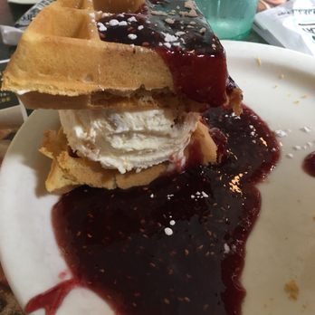 Metro Diner - American Near Me - Altamonte Springs, Florida