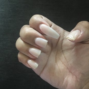 Diamond Nails - They all broke the same way. The powder they use is cheap, not good quality. - Nail Salons Near Me - Bonaire, Georgia