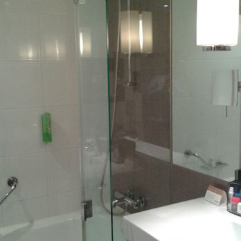 Mövenpick Hotel Amsterdam City Centre - Tub - Hotels Near Me - Amsterdam, New Hampshire