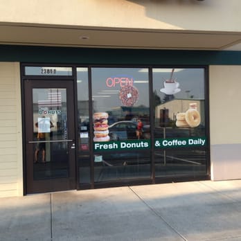Puck's Donuts - the front of the store - Donuts Near Me - Medford, Oregon