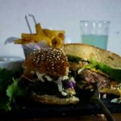 The Bouscat Dinner - Burgers fait maison, viande hachée minute, pain artisanal, frites maison
