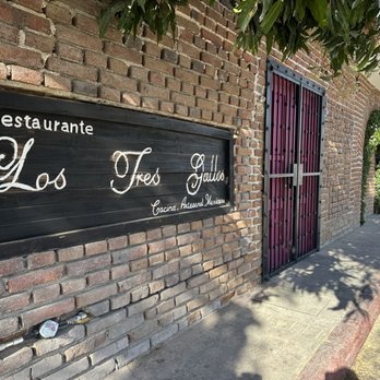Los Tres Gallos - Exterior of the restaurant - Mexican Near Me - Cabo San Lucas, BCS