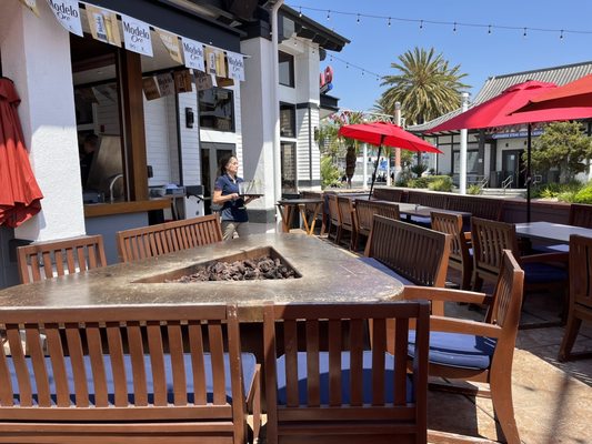 Gladstone's Long Beach by null