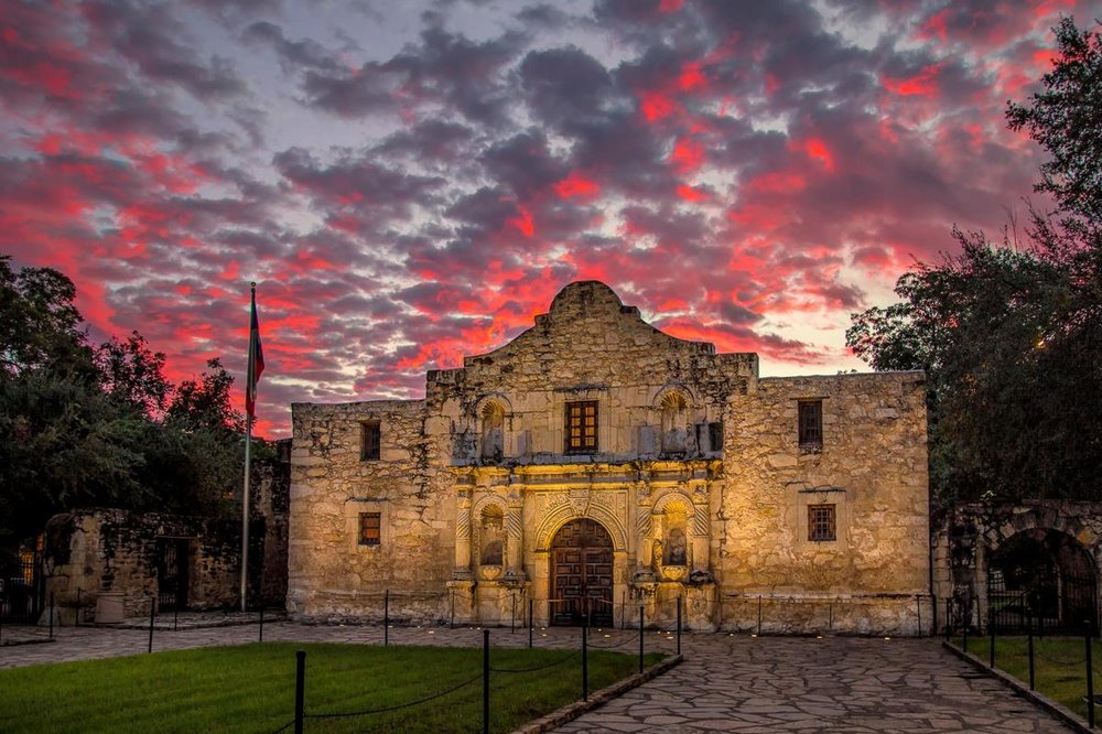 ART IN HAND GALLERY Updated October 2024 76 Photos 211 S Main St