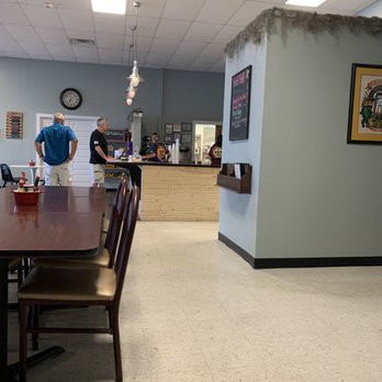 Fontenot's Po'boys - the dining room - Cajun/Creole Near Me - Fulton, Missouri Fontenot's Po'boys - the dining room - Cajun/Creole Near Me - Fulton, Missouri