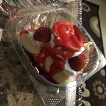 Q's Cakes - Strawberry cheesecake - Bakeries Near Me - Albany, Georgia
