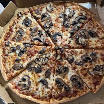 Pizza Hut - 1/17/25 Lackluster Pizza - Pizza Near Me - Fogelsville, Pennsylvania