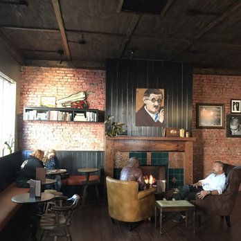 Sláinte - Cozy with a cute little Fire place! - Irish Pub Near Me - Oakland, California