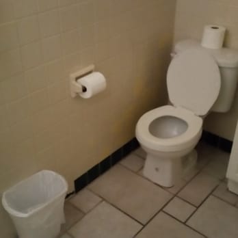 Aqua View Motel - Bathroom overall clean and sanitary upon arrival.. - Hotels Near Me - Panama City Beach, Florida Aqua View Motel - Bathroom overall clean and sanitary upon arrival.. - Hotels Near Me - Panama City Beach, Florida