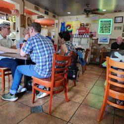 Brother's BBQ - Inside 3