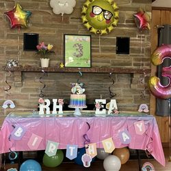 Bartlett Log Cabin - Can host a birthday party