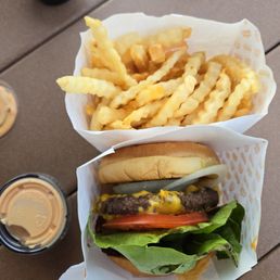 Classic burger with fries and fry sauce Classic burger with fries and fry sauce