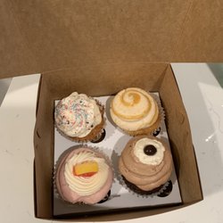 Cupcake Á La Mode - 4 cupcakes--French Vanilla Cupcake, Salty Carmella Cupcake, Raspberry Lemonade Cupcake, Chocolatte Cupcake