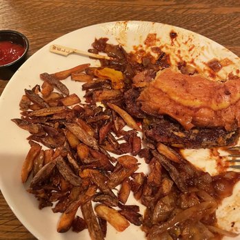 The Foundry Table & Tap - Foundry burger with fries - Gastropubs Near Me - Pittsburgh, Pennsylvania The Foundry Table & Tap - Foundry burger with fries - Gastropubs Near Me - Pittsburgh, Pennsylvania