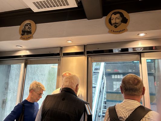 Funiculaire du Vieux-Québec by null